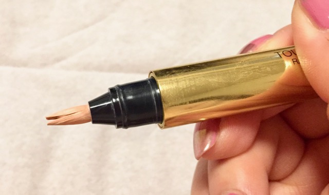 イヴ・サンローランのハイライター ラディアント タッチで手軽に顔色