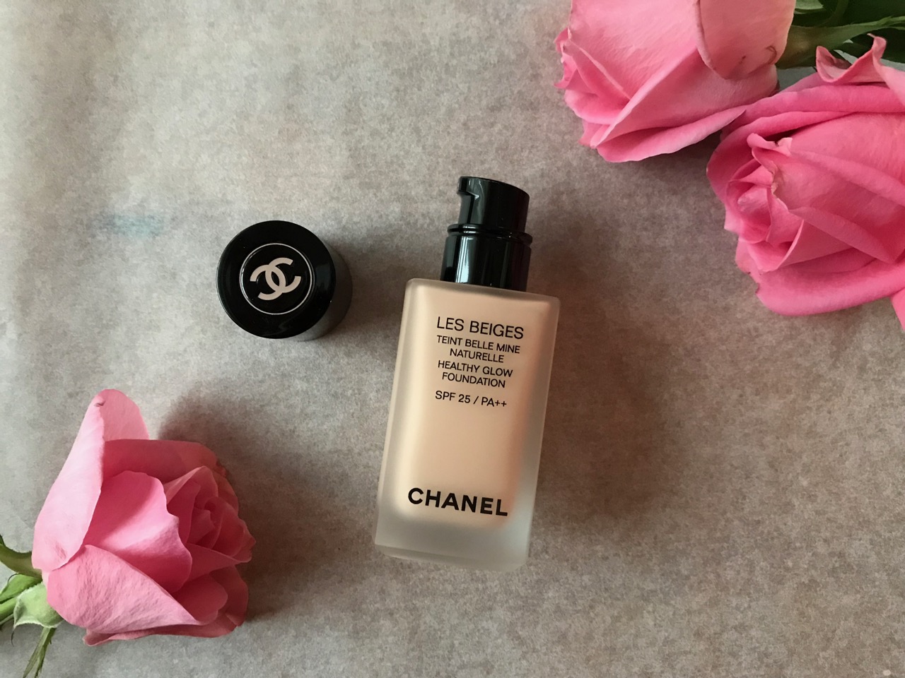 CHANEL LES BEIGES リキッドファンデーション ベージュ シャネルのリキッドファンデ「レ ベージュ タン ベル ミン」で