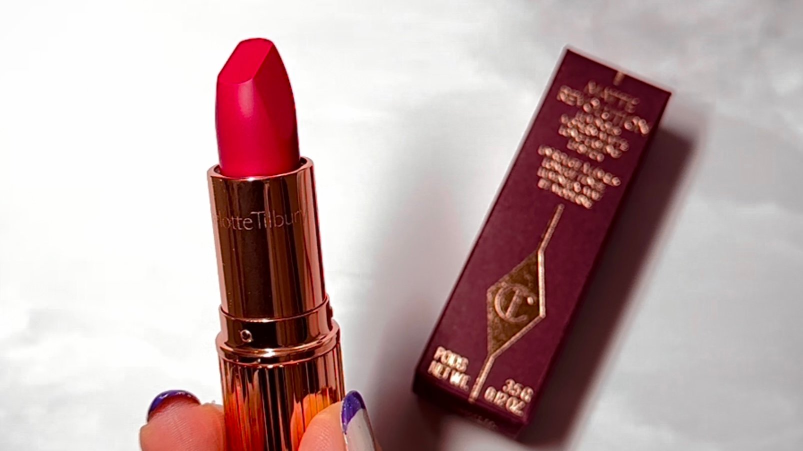 エリザベス女王にインスパイアされたシャーロットティルブリーの口紅