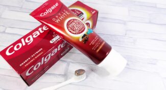 コルゲート Colgate　オプティックホワイト ボルカニックミネラル